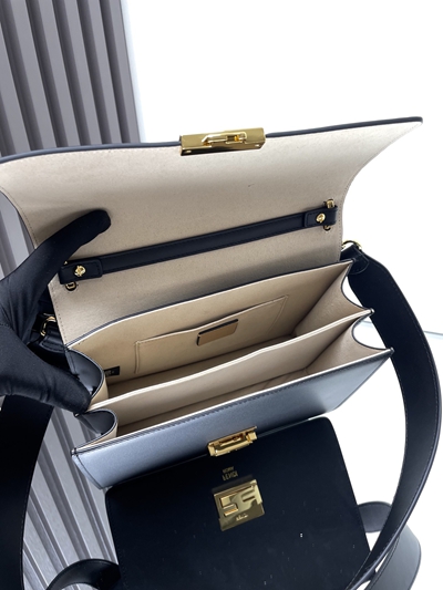 フェンディバッグ内部構造